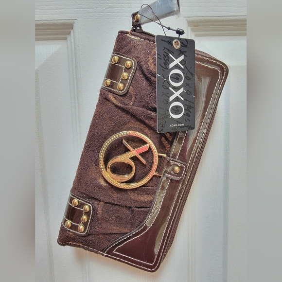XOXO Brown with Gold Accents Wallet/Clutch NWT - Picture 1 of 4